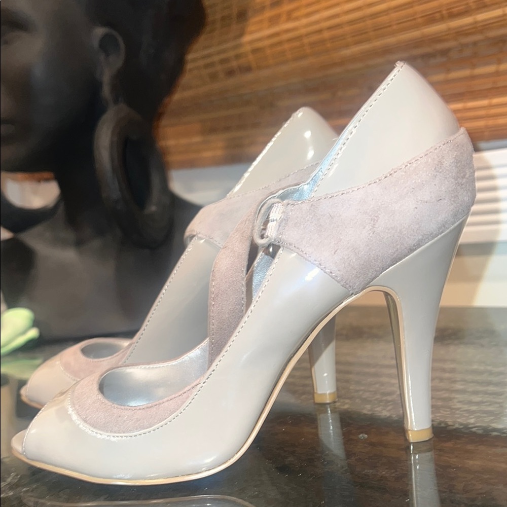 Nine West Light Gray Peep-Toe Heels